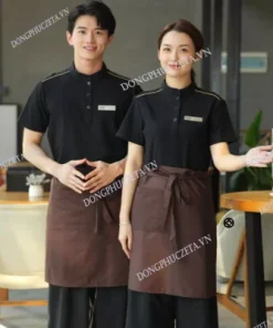 Áo Nhân Viên Phục Vụ Màu Xanh Rêu – Đồng Phục Đẹp, Sang Trọng Và Chuyên Nghiệp Từ Đồng Phục 365 12 27 Dong phuc phuc vu Ao so mi ao ghi le vay va tap de thuong duoc thiet ke rieng theo tieu chuan nha hang 3
